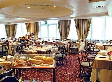 ホテル Borgo Palace 4*